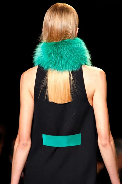 Look 32